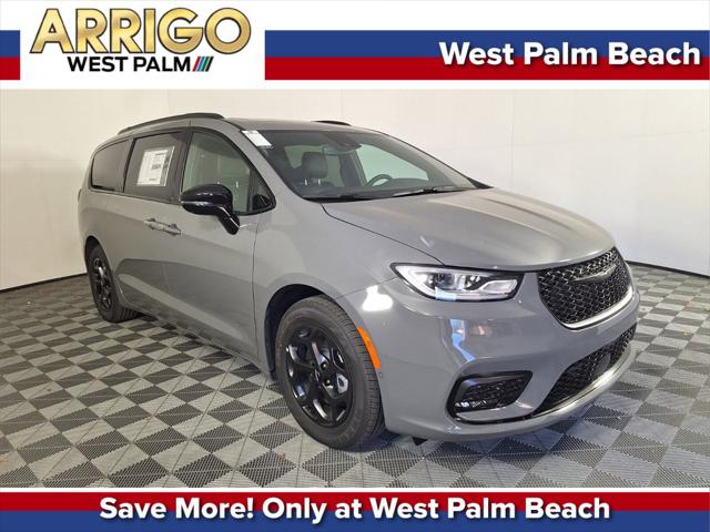 2025 Chrysler Pacifica Hybrid PACIFICA PLUG-IN HYBRID S APPEARANCE