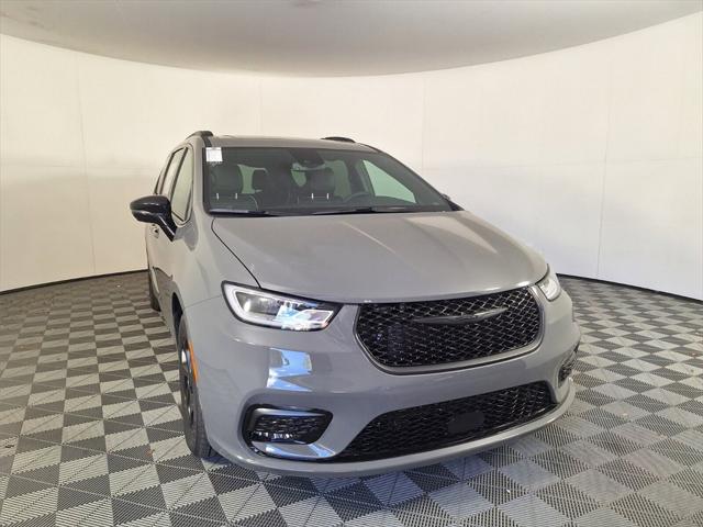 2025 Chrysler Pacifica Hybrid PACIFICA PLUG-IN HYBRID S APPEARANCE