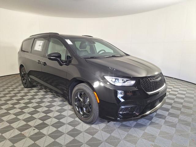 2025 Chrysler Pacifica Hybrid PACIFICA PLUG-IN HYBRID S APPEARANCE