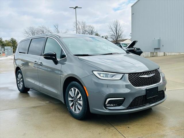 2025 Chrysler Pacifica Hybrid PACIFICA PLUG-IN HYBRID SELECT
