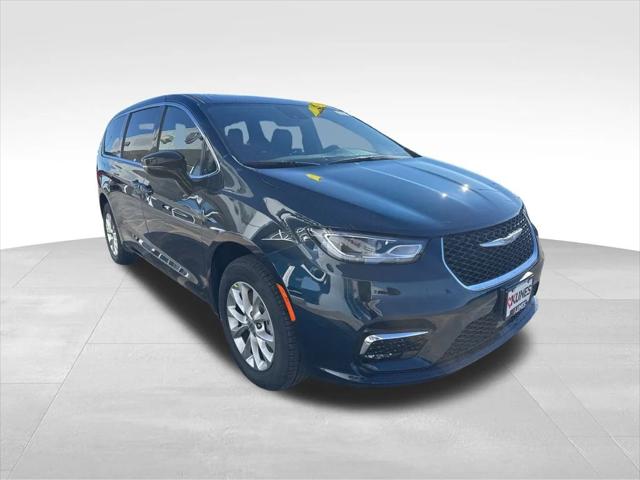 2025 Chrysler Pacifica PACIFICA SELECT AWD