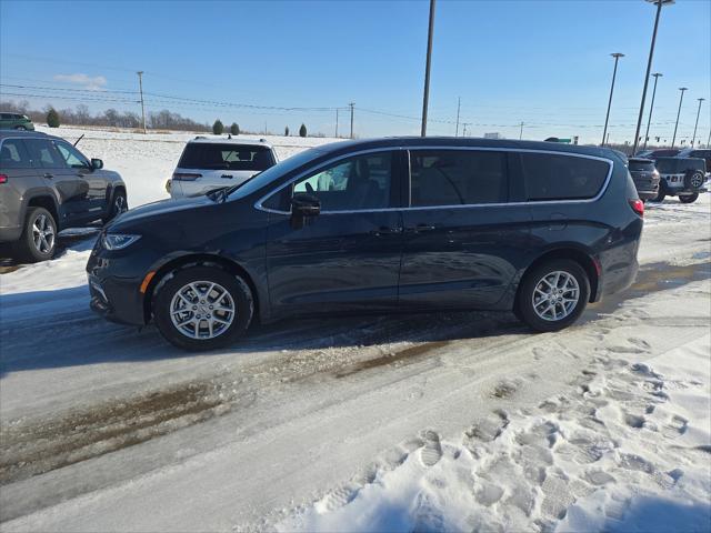 2025 Chrysler Pacifica PACIFICA SELECT