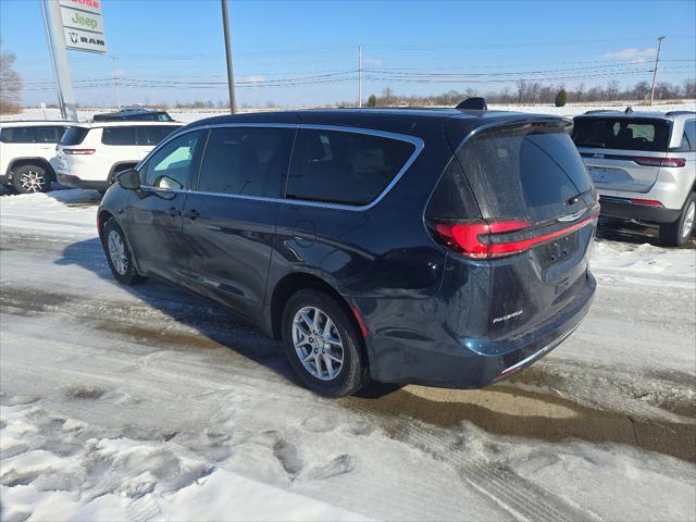 2025 Chrysler Pacifica PACIFICA SELECT