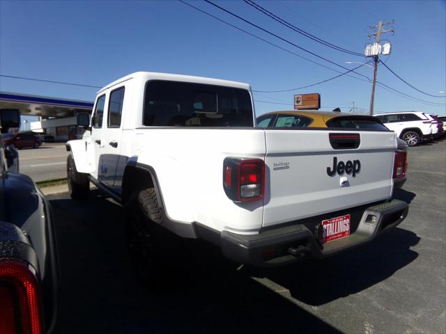 2025 Jeep Gladiator GLADIATOR NIGHTHAWK 4X4 2025 Jeep Gladiator GLADIATOR NIGHTHAWK 4X4