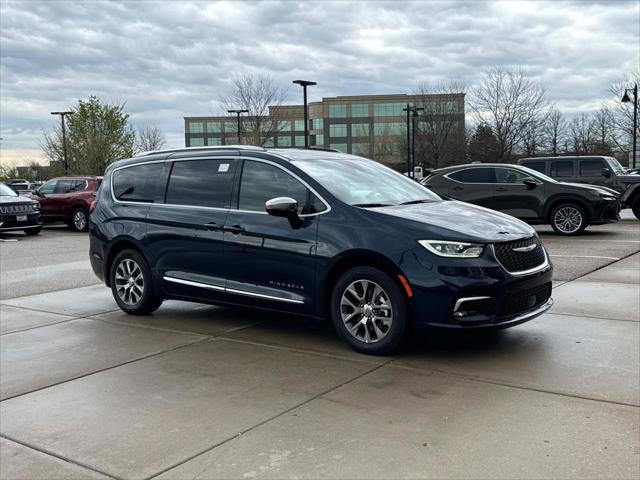 2025 Chrysler Pacifica Hybrid PACIFICA PLUG-IN HYBRID PINNACLE