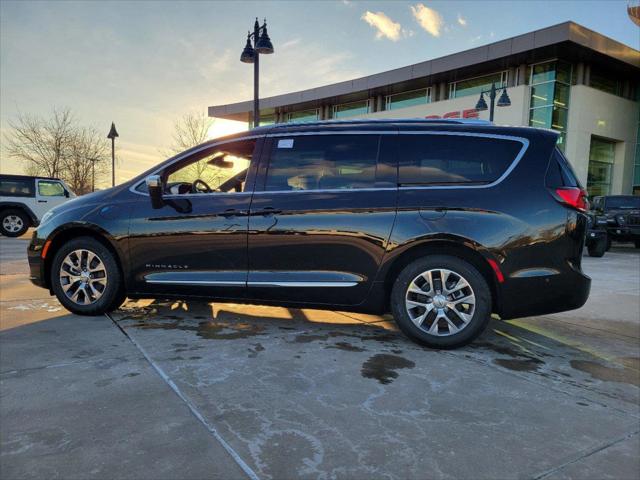 2025 Chrysler Pacifica Hybrid PACIFICA PLUG-IN HYBRID PINNACLE
