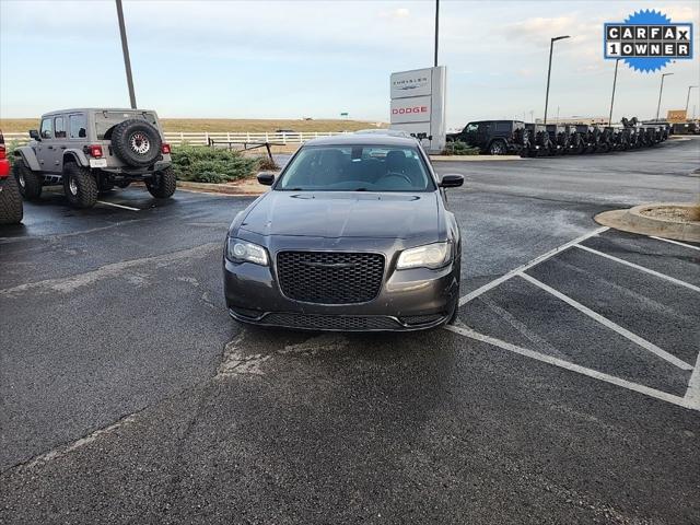 2020 Chrysler 300 Touring