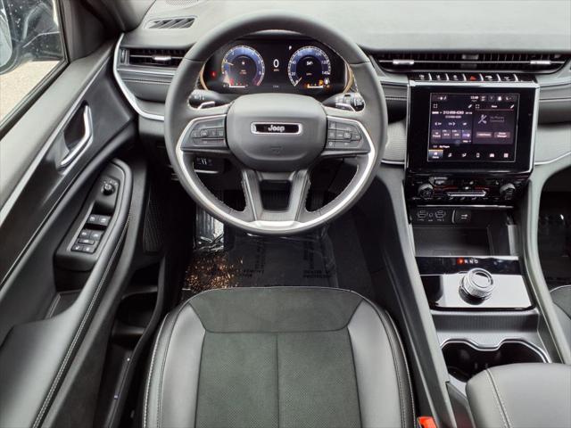 2025 Jeep Grand Cherokee Altitude 4x2