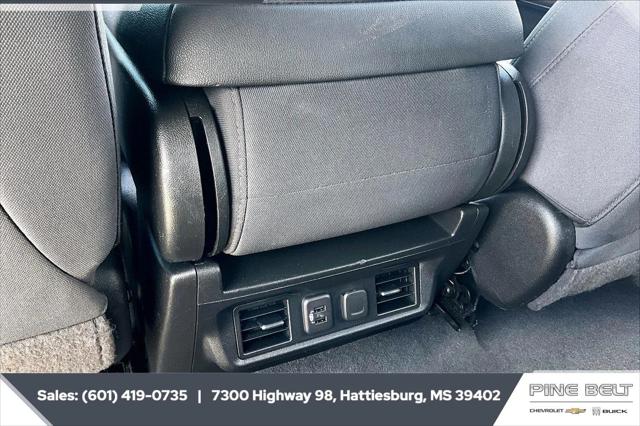 2022 Chevrolet Silverado 1500 4WD Crew Cab Standard Bed LT
