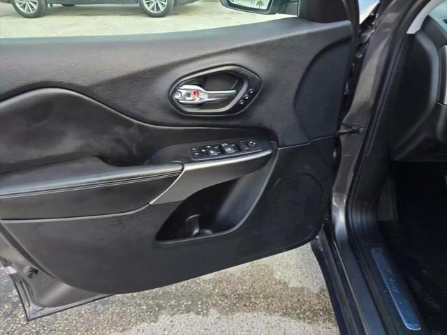 2019 Jeep Cherokee Limited FWD