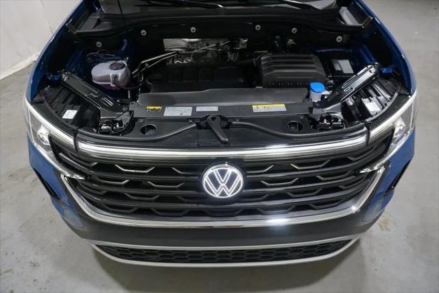 2025 Volkswagen Atlas Cross Sport 2.0T SE w/Technology