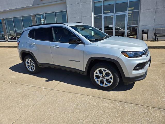 2025 Jeep Compass COMPASS LATITUDE 4X4