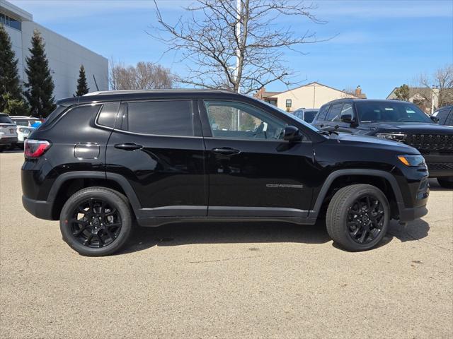 2025 Jeep Compass COMPASS LATITUDE 4X4