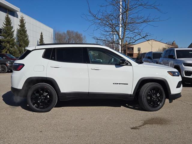 2025 Jeep Compass COMPASS LATITUDE 4X4