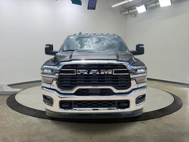 2025 RAM Ram 3500 RAM 3500 TRADESMAN CREW CAB 4X4 8 BOX