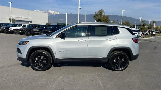 2025 Jeep Compass COMPASS LATITUDE 4X4