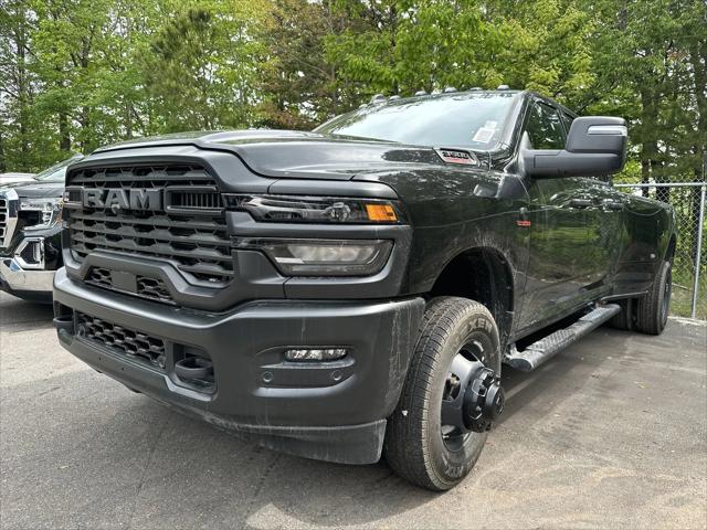 2025 RAM Ram 3500 RAM 3500 TRADESMAN CREW CAB 4X4 8 BOX