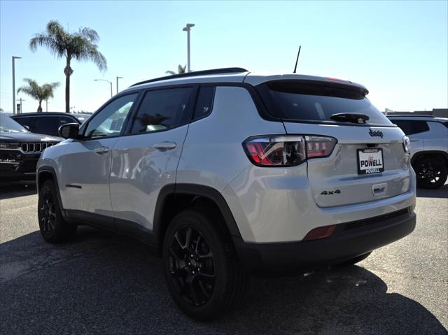 2025 Jeep Compass COMPASS LATITUDE 4X4