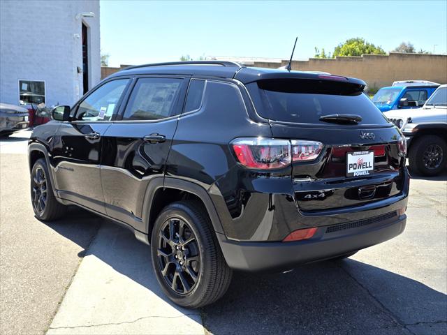 2025 Jeep Compass COMPASS LATITUDE 4X4
