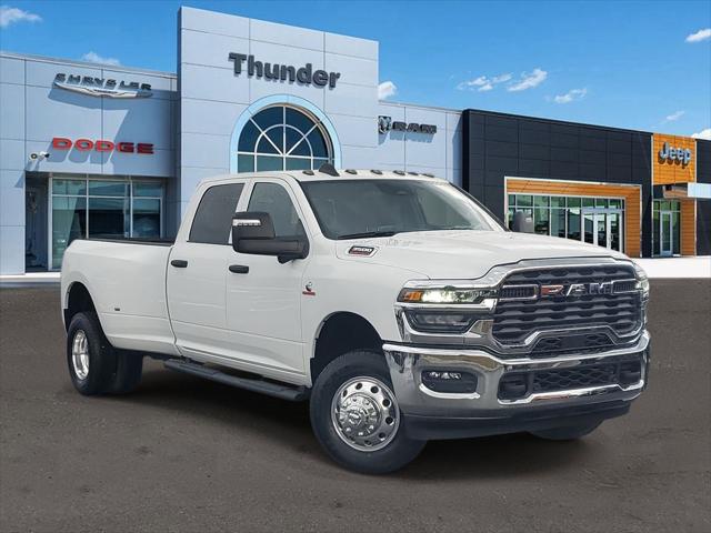 2025 RAM Ram 3500 RAM 3500 TRADESMAN CREW CAB 4X4 8 BOX