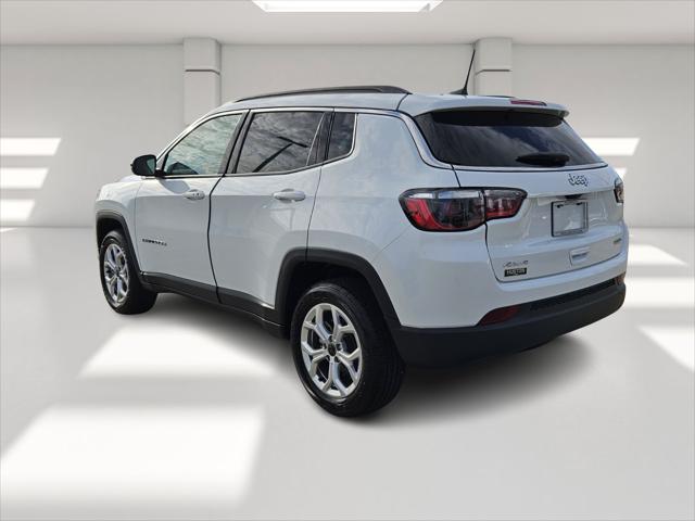 2025 Jeep Compass COMPASS LATITUDE 4X4