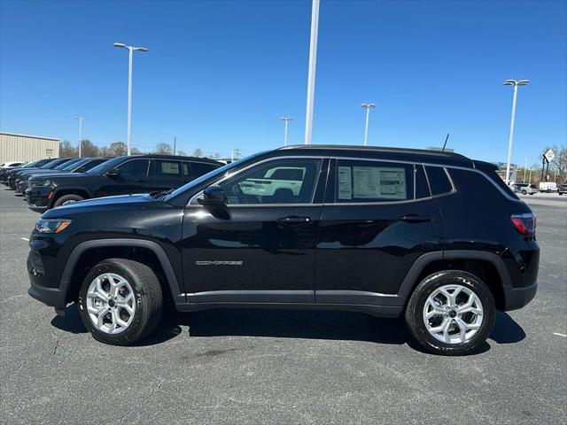 2025 Jeep Compass COMPASS LATITUDE 4X4
