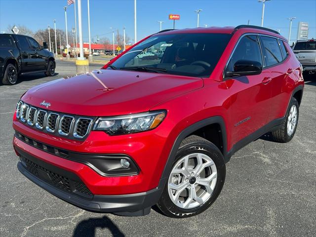2025 Jeep Compass COMPASS LATITUDE 4X4