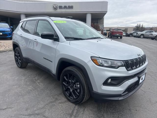 2025 Jeep Compass COMPASS LATITUDE 4X4
