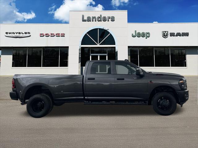 2025 RAM Ram 3500 RAM 3500 TRADESMAN CREW CAB 4X4 8 BOX