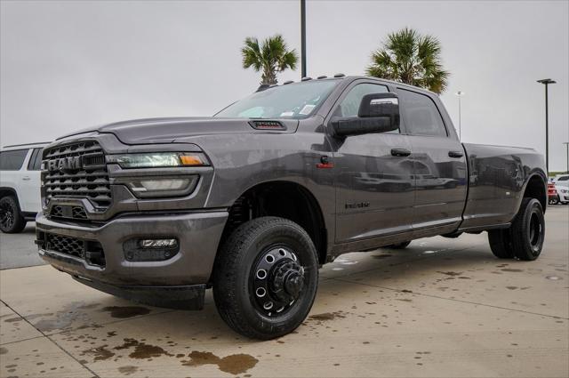 2025 RAM Ram 3500 RAM 3500 BIG HORN CREW CAB 4X4 8 BOX