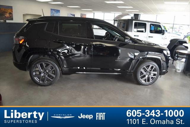 2025 Jeep Compass COMPASS LIMITED 4X4