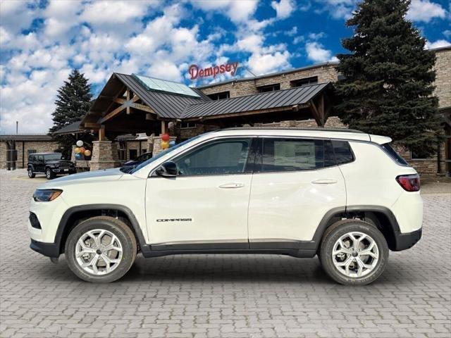 2025 Jeep Compass COMPASS LATITUDE 4X4