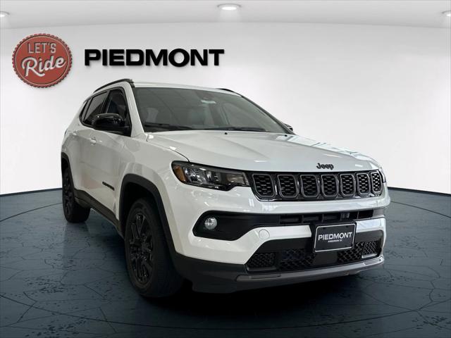 2025 Jeep Compass COMPASS LATITUDE 4X4