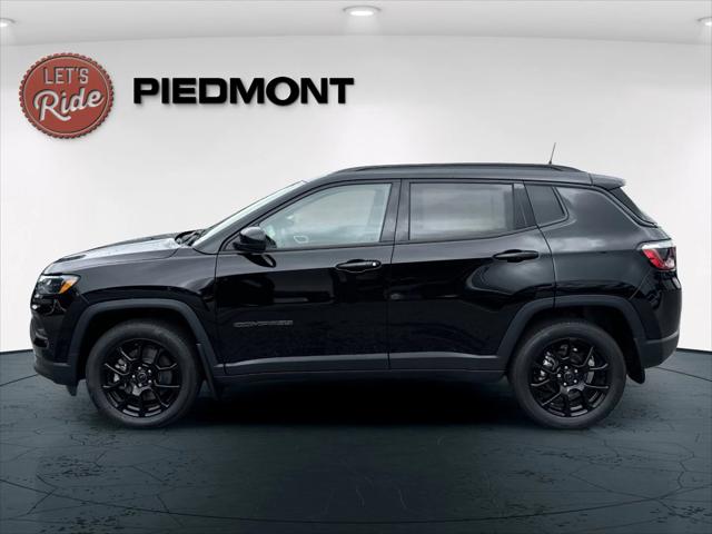 2025 Jeep Compass COMPASS LATITUDE 4X4