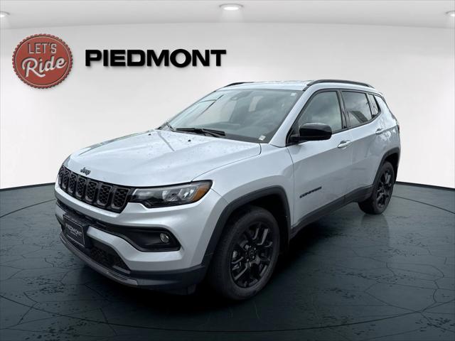 2025 Jeep Compass COMPASS LATITUDE 4X4