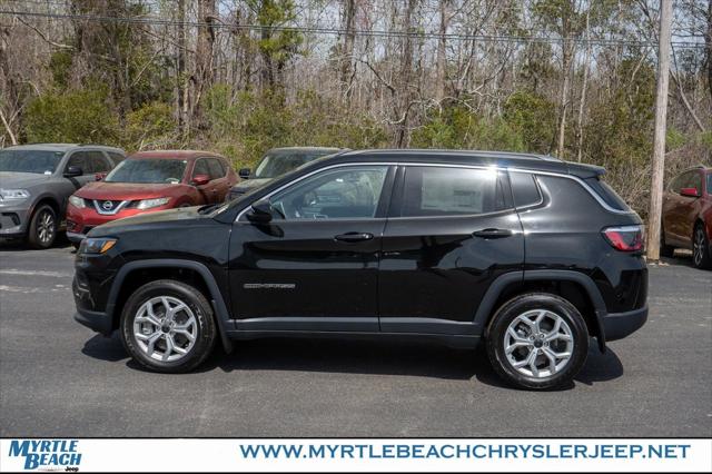 2025 Jeep Compass COMPASS LATITUDE 4X4