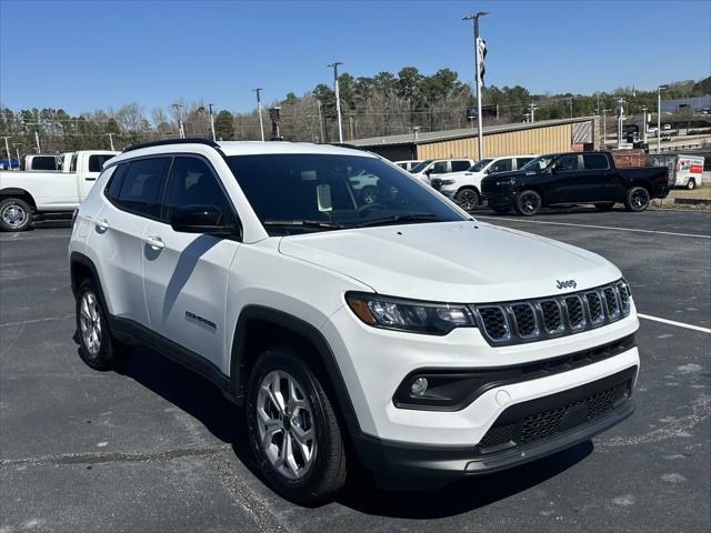 2025 Jeep Compass COMPASS LATITUDE 4X4