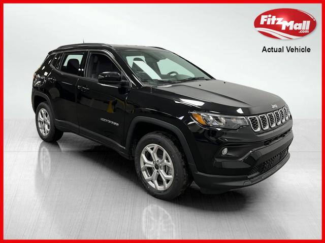 2025 Jeep Compass COMPASS LATITUDE 4X4