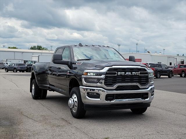 2025 RAM Ram 3500 RAM 3500 TRADESMAN CREW CAB 4X4 8 BOX