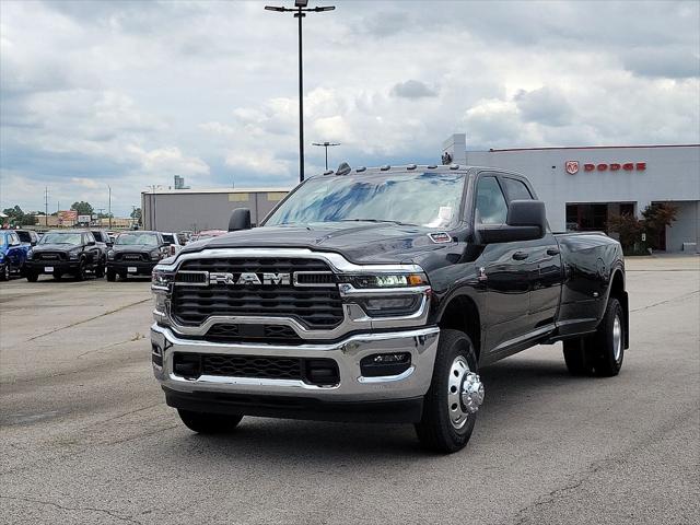 2025 RAM Ram 3500 RAM 3500 TRADESMAN CREW CAB 4X4 8 BOX