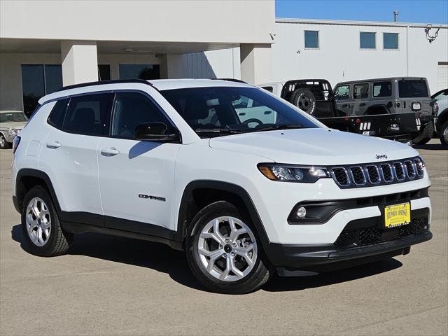 2025 Jeep Compass COMPASS LATITUDE 4X4