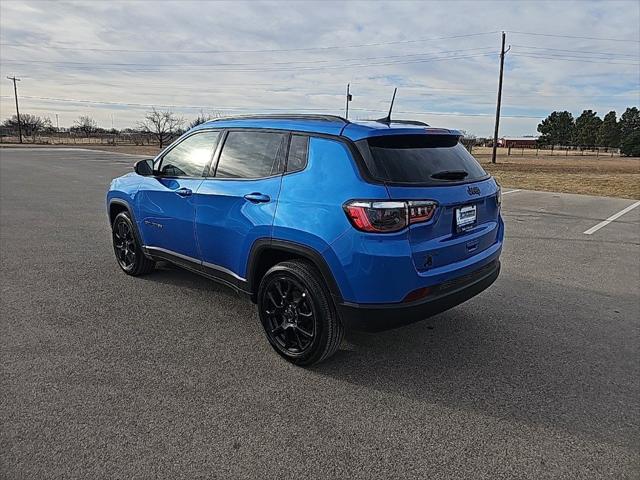 2025 Jeep Compass COMPASS LATITUDE 4X4