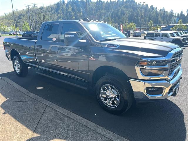 2025 RAM Ram 3500 RAM 3500 TRADESMAN CREW CAB 4X4 8 BOX