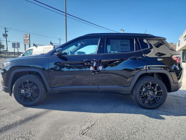 2025 Jeep Compass COMPASS LATITUDE 4X4