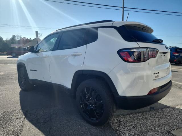 2025 Jeep Compass COMPASS LATITUDE 4X4