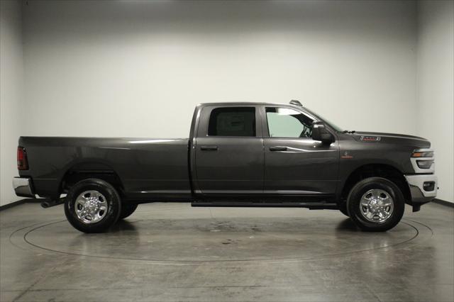 2025 RAM Ram 3500 RAM 3500 TRADESMAN CREW CAB 4X4 8 BOX