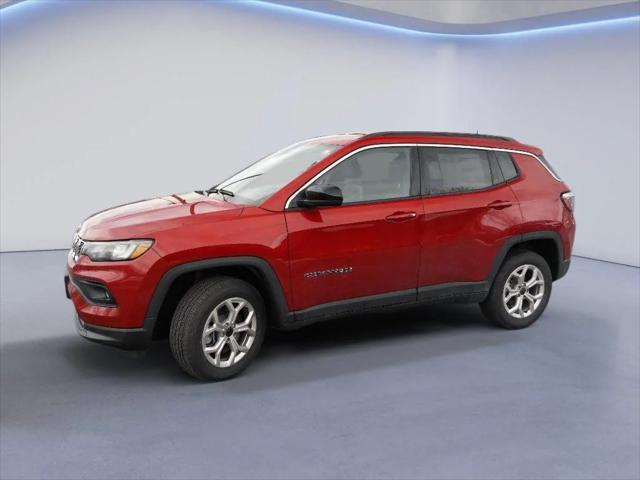 2025 Jeep Compass COMPASS LATITUDE 4X4