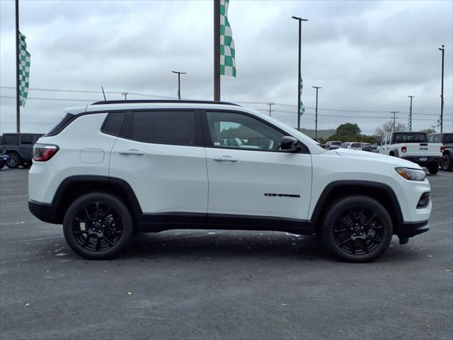 2025 Jeep Compass COMPASS LATITUDE 4X4