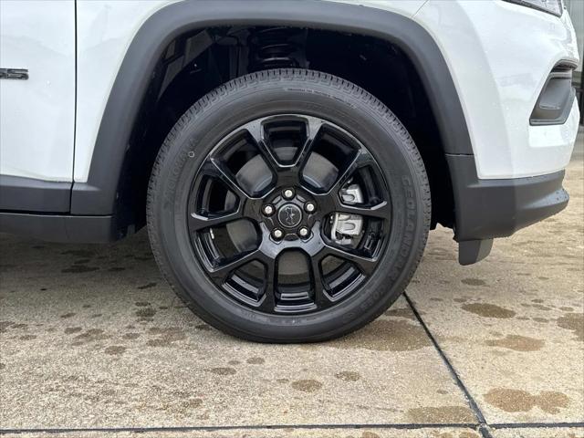 2025 Jeep Compass COMPASS LATITUDE 4X4