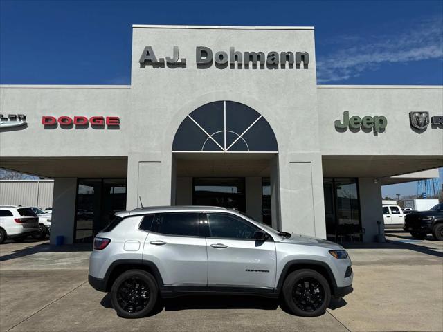 2025 Jeep Compass COMPASS LATITUDE 4X4